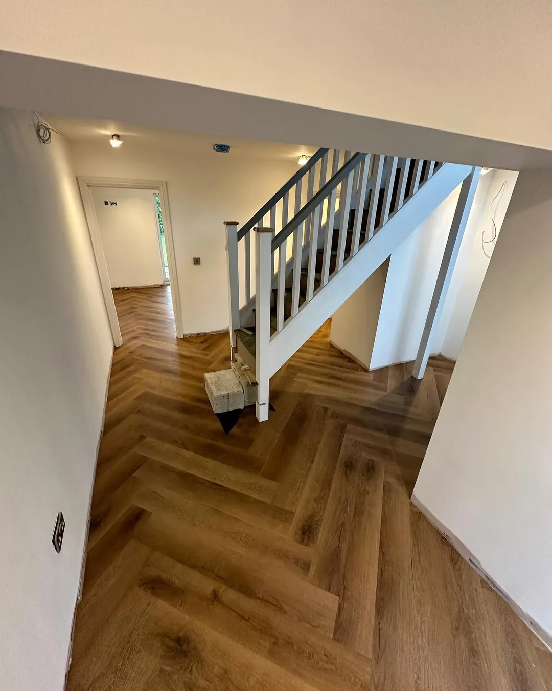 Кварцвиниловая плитка "Invictus" Royal Oak Mocca (406*102*2мм) — купить в Нерюнгри