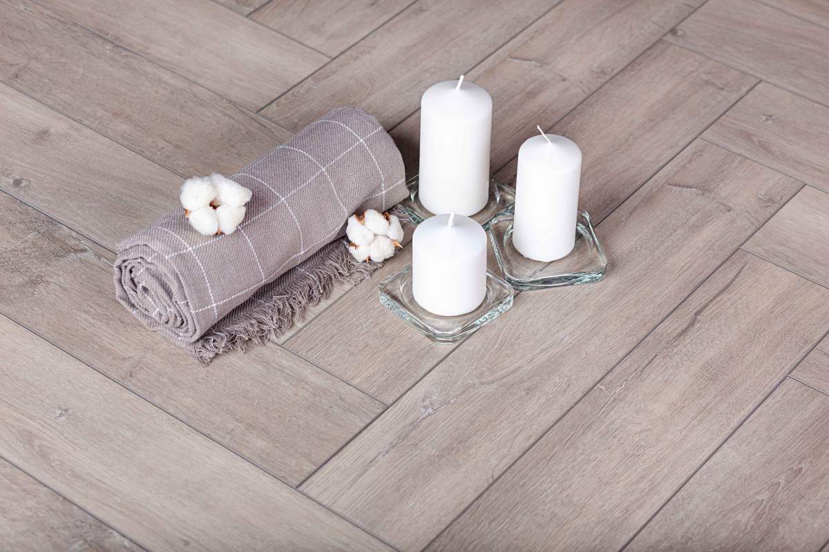 Замковая ПВХ плитка "Aberhof" Carmelita 1682 (615*123*5 мм) — купить в Нерюнгри