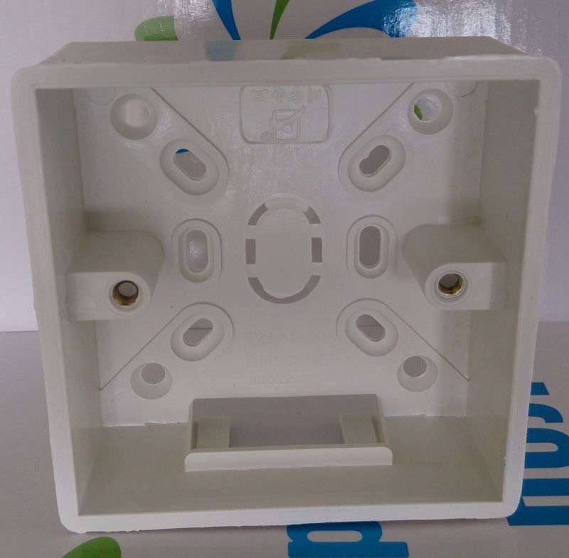 Коробка для накладного монтажа RTC — купить в Нерюнгри