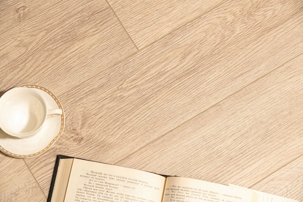 Виниловый ламинат "Bonkeel" Style Дуб Гарднер (1200*125*4 мм) — купить в Нерюнгри